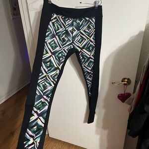 💝 Medium Cynthia Rowley Black and Multicolor Leggings